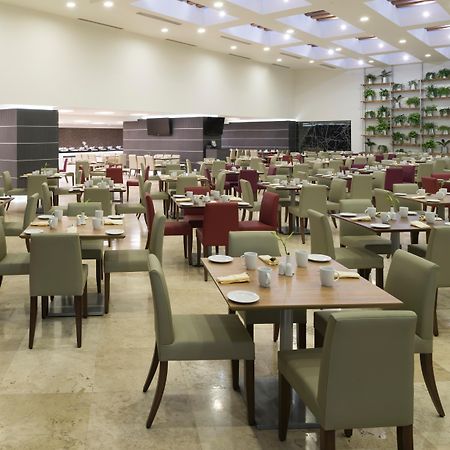 提华纳里尔酒店 外观 照片 The dining room