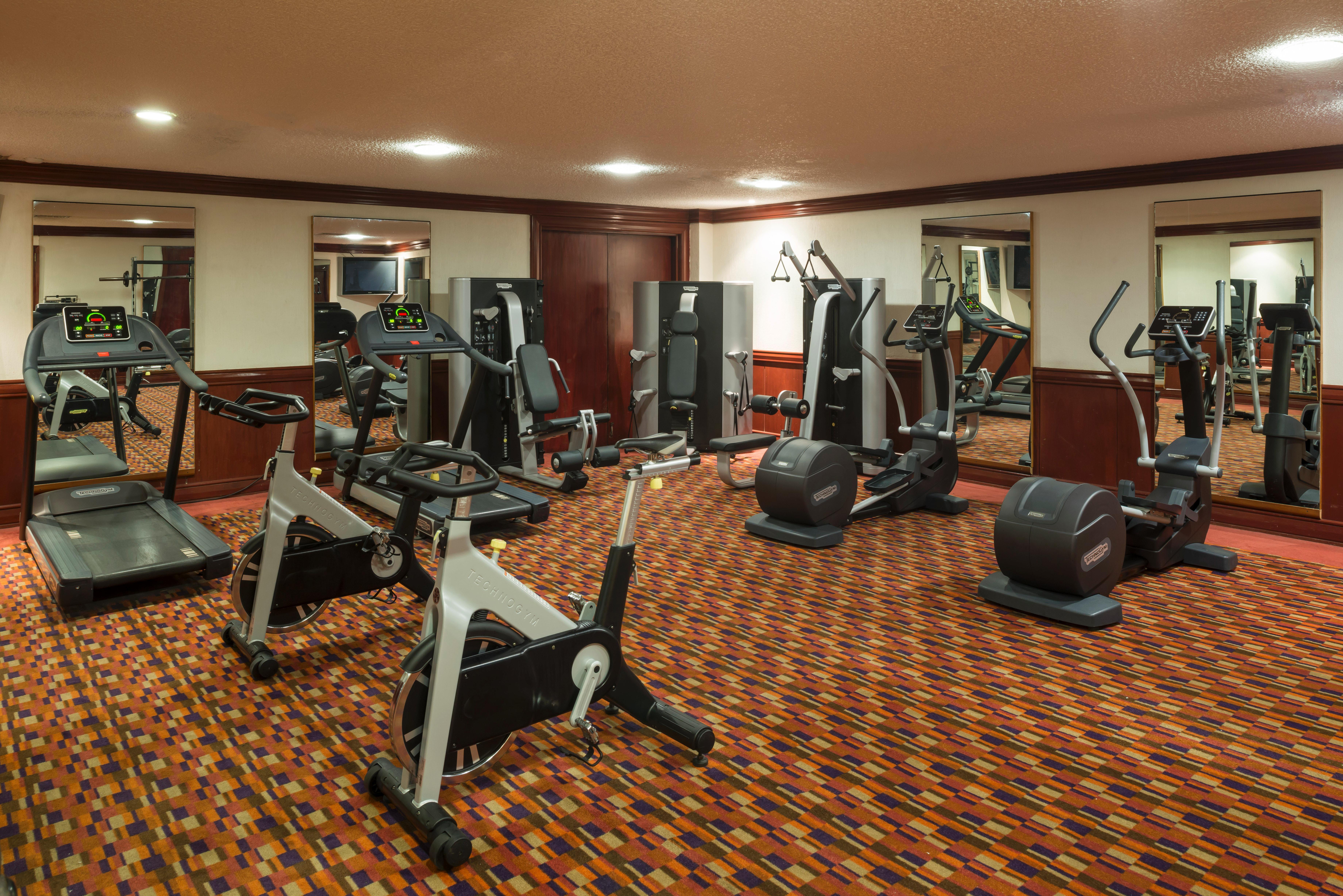 提华纳里尔酒店 外观 照片 The gym at the hotel