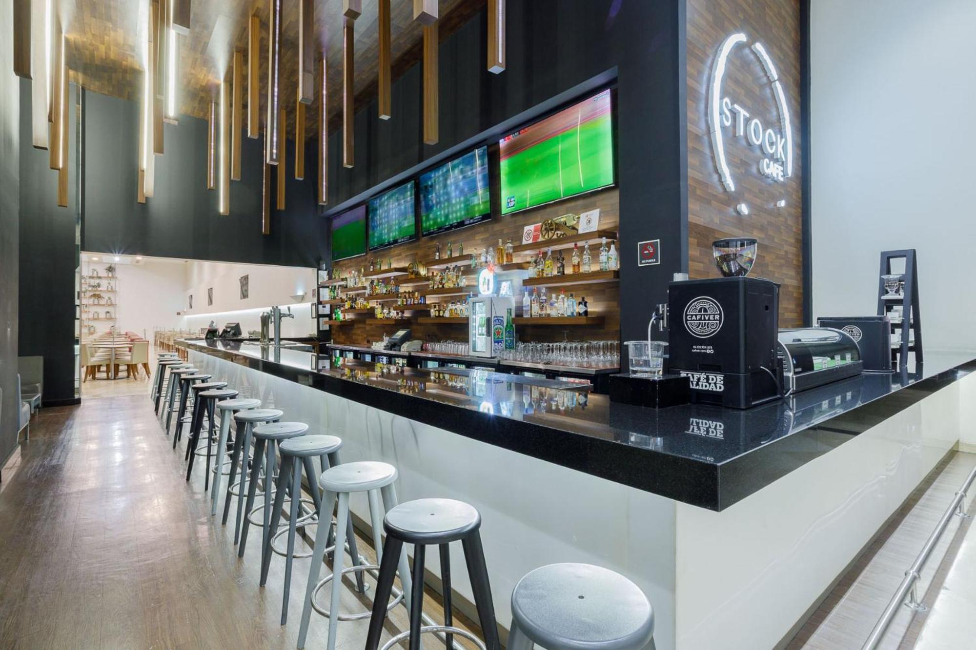 提华纳里尔酒店 外观 照片 Stock Bar