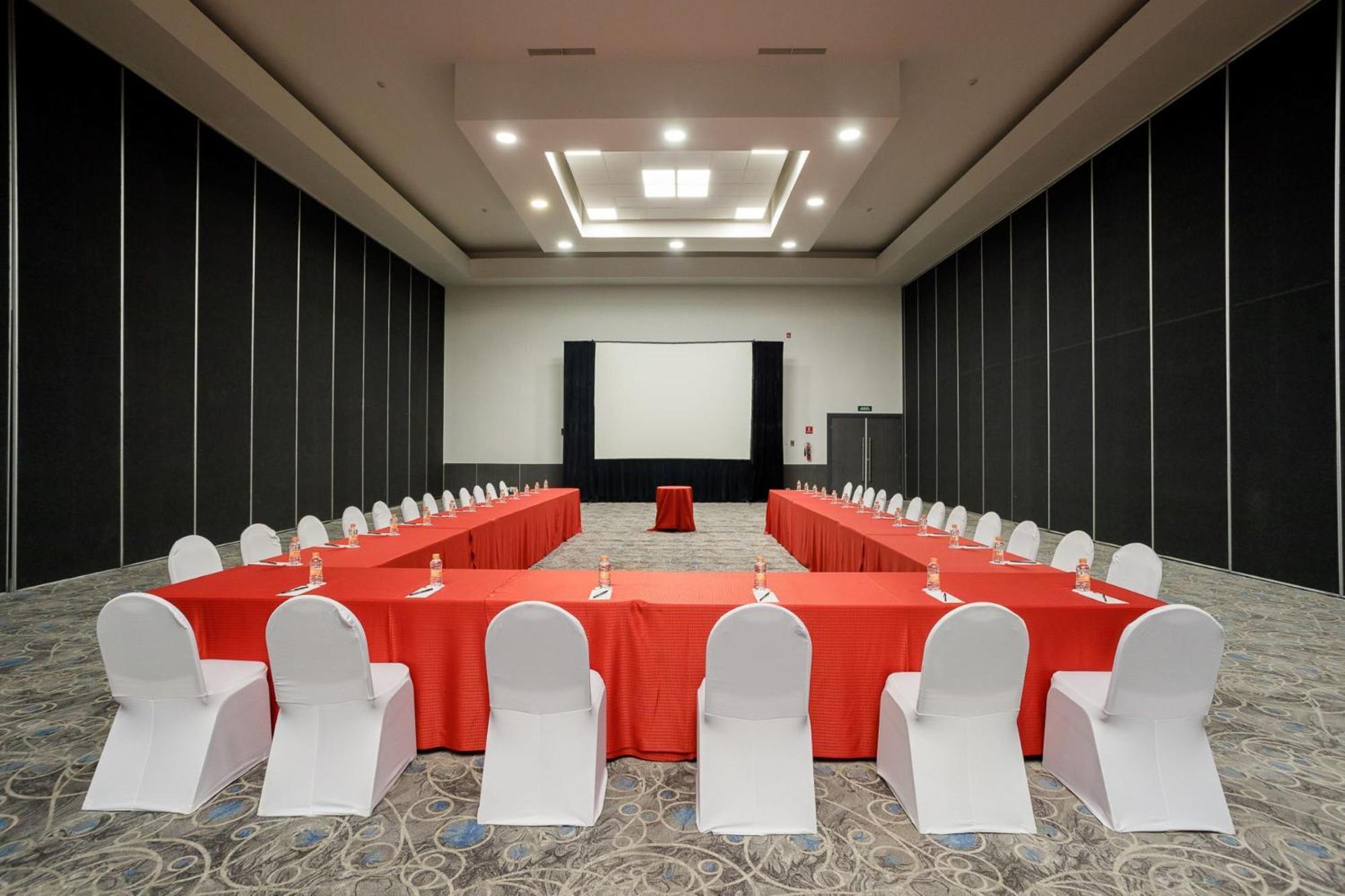 提华纳里尔酒店 外观 照片 Meeting room